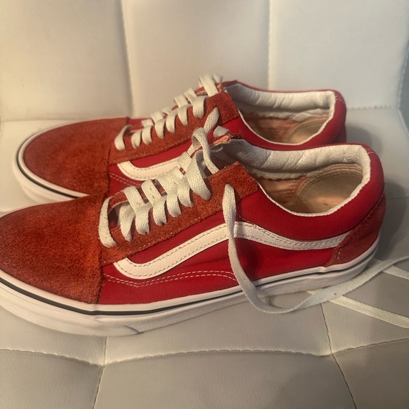 Red and White Sneakers size M8.5. W 10 - Picture 2 of 4